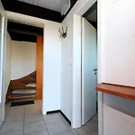 Nurdachhaus In *