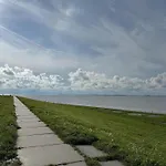 Nurdachhaus In Semesterbostad Burhave