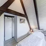Semesterbostad Nurdachhaus In Burhave