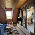 Semesterbostad Nurdachhaus In Burhave